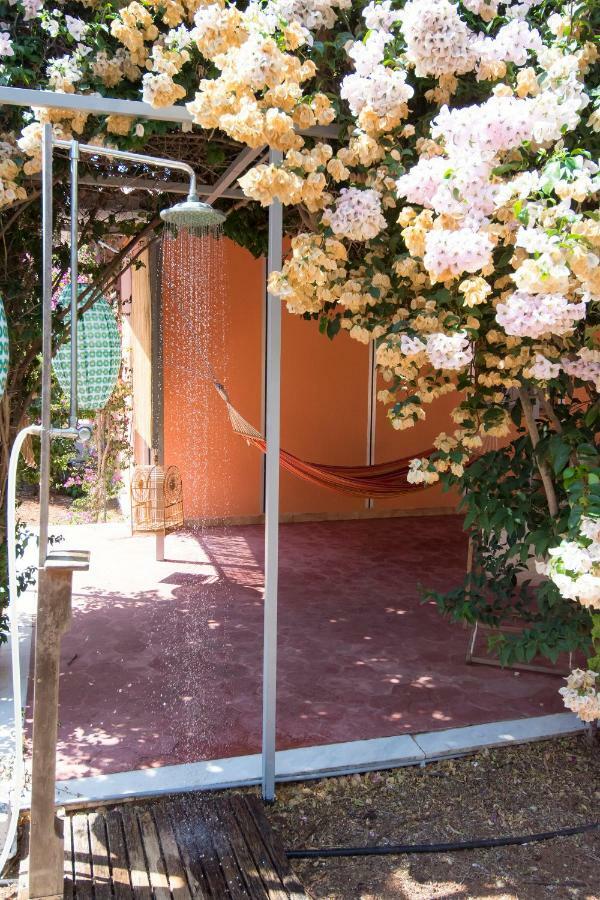 The Boucamviglia Beach House Saronida Exterior photo